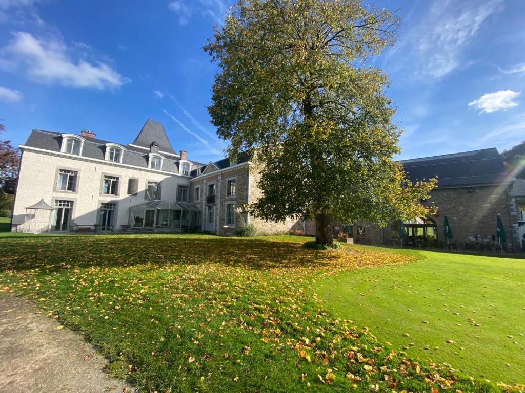 La Chambre Et Le Studio Du Chateau Du Golf De Bernalmont Liège Exterior foto