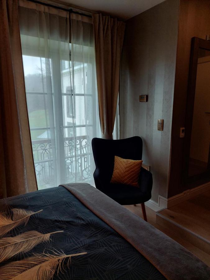 La Chambre Et Le Studio Du Chateau Du Golf De Bernalmont Liège Exterior foto